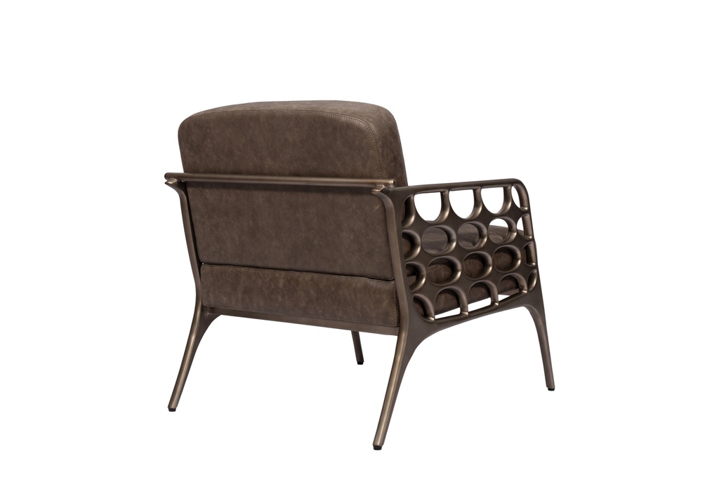 Chair
Leather Upholstery Antique Finish With Ss 304 