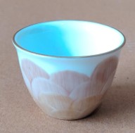 Medine Finjan Cup, Small Cercle D'Écailles
Dia6.5 Cm H. 4.5 Cm V. 6.0 Cl V. 0.06 G