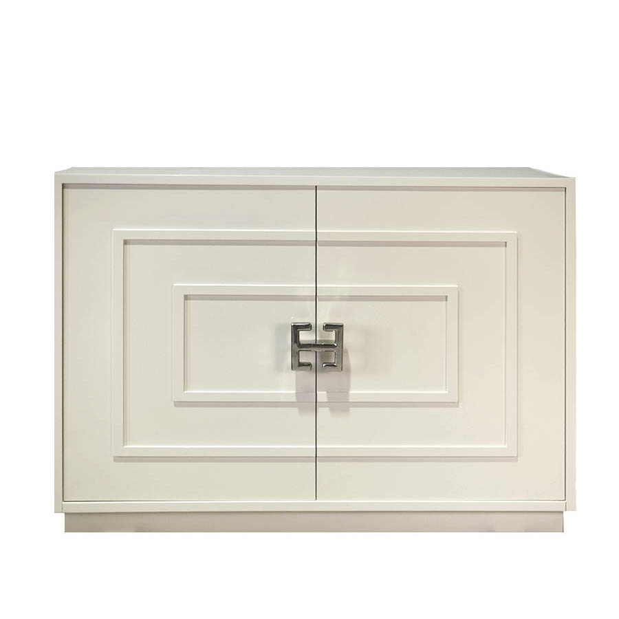  Elizabath Cabinet